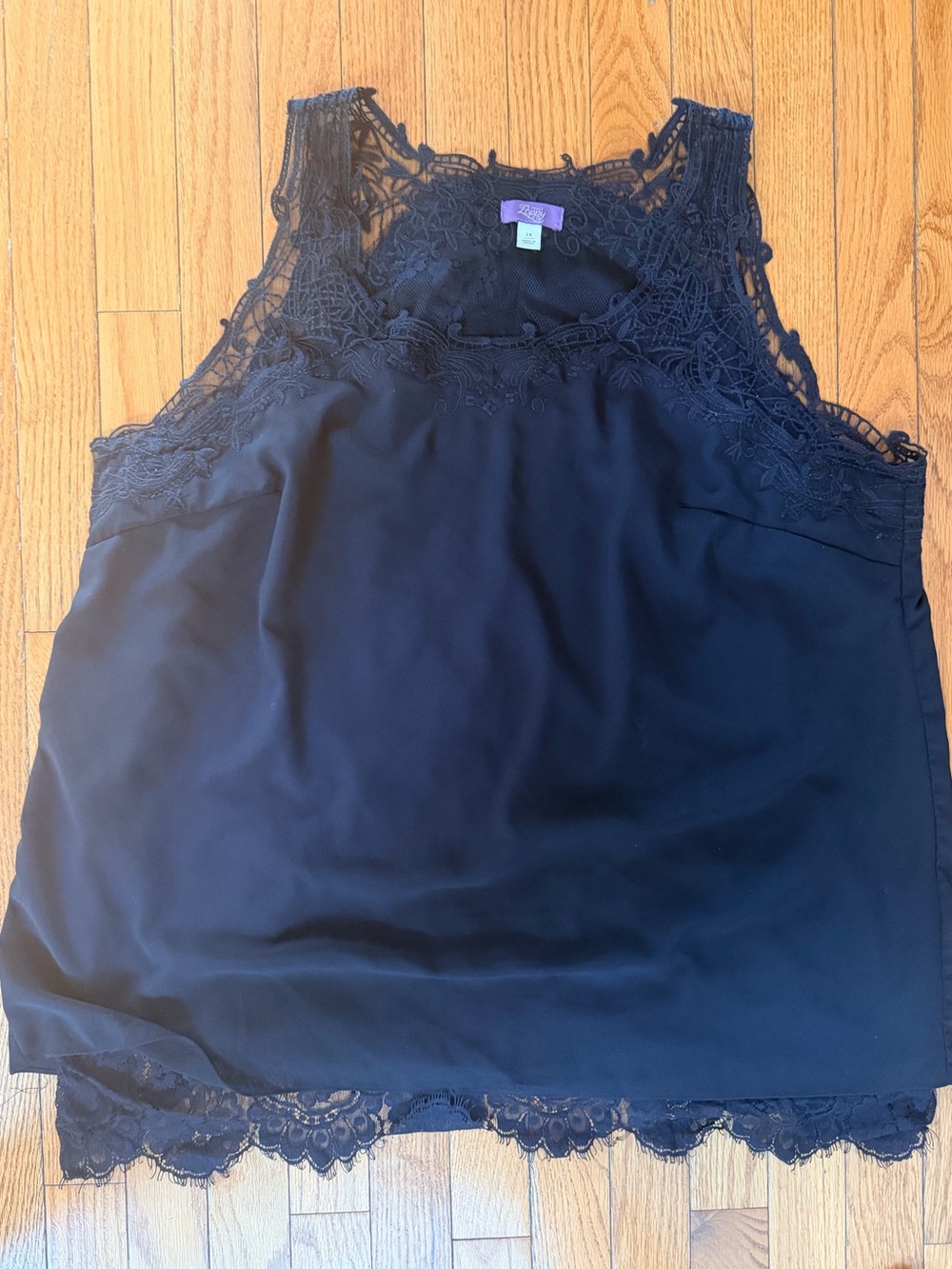 Truly Poppy Black Lace Sleeveless Tank – Size 2X